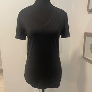 Kit and Ace Black V-Neck T-Shirt EUC
